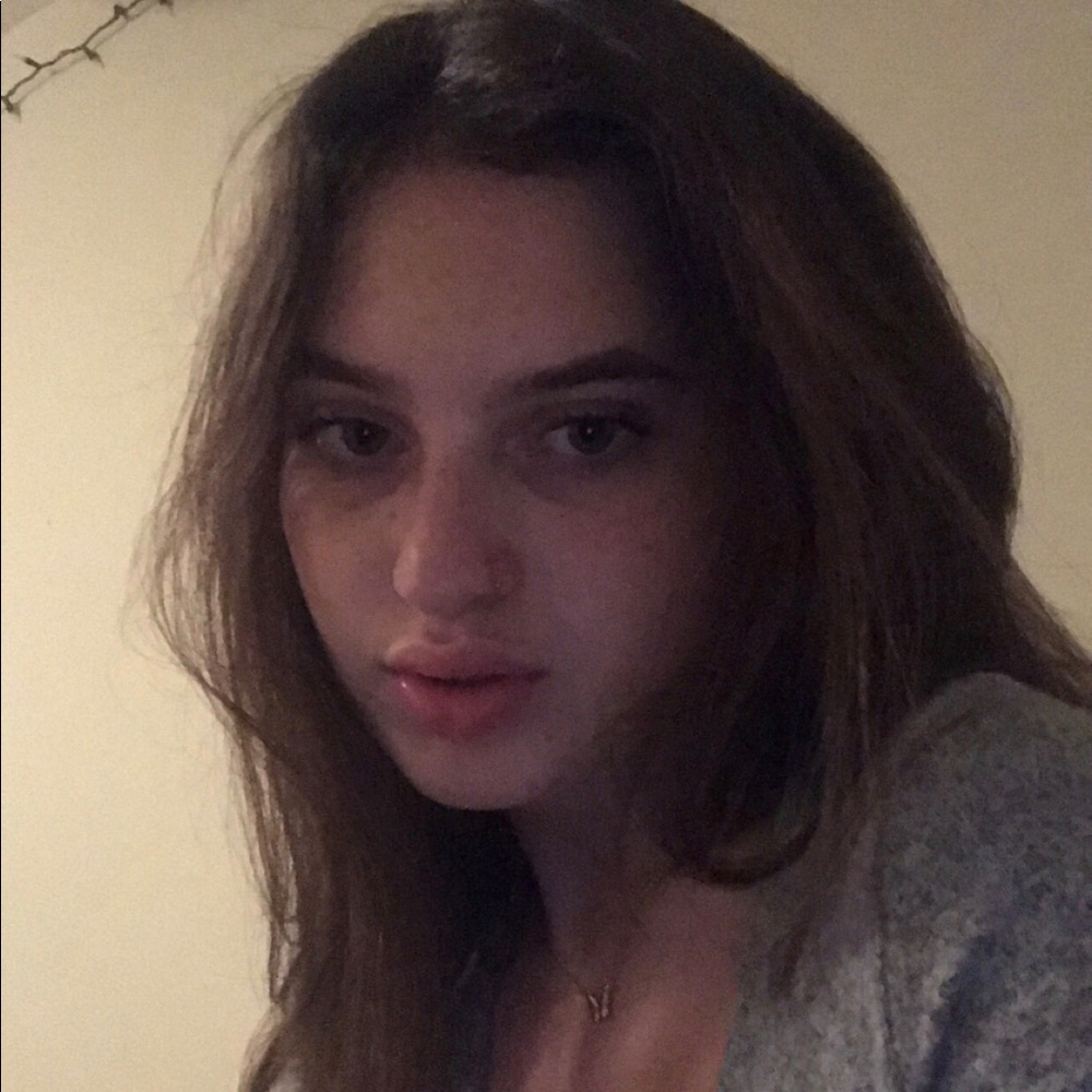 Meet your Posher, Makayla